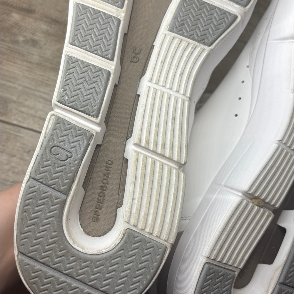 On Cloud Men’s The Roger Advantage Sneakers White Size 12 - Picture 8 of 11